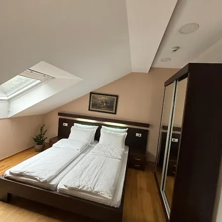 ベッド・アンド・ブレックファスト Atrium